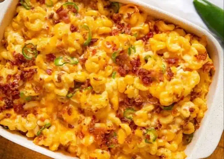 Creamy Jalapeno Popper Mac and Cheese | Smoked jalapeno popper mac and cheese, Dinner with jalapenos, Spicy side dishes