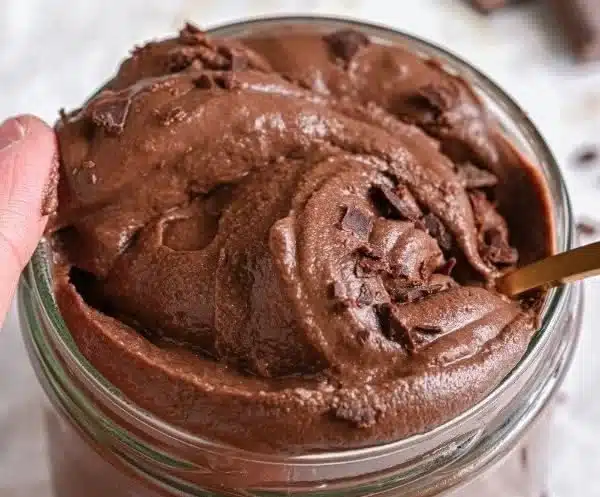 Homemade low-carb pudding recipe for protein-rich dessert options.